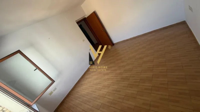 Tirane, jepet me qera apartament 1+1+Ballkon Kati 5, 62 m² 400 € (RRUGA HOXHA TAHSIM)