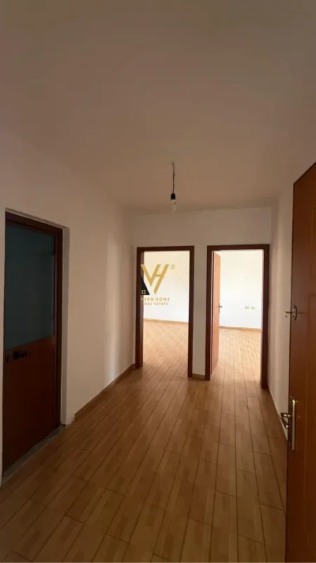Tirane, jepet me qera apartament 1+1+Ballkon Kati 5, 62 m² 400 € (RRUGA HOXHA TAHSIM)