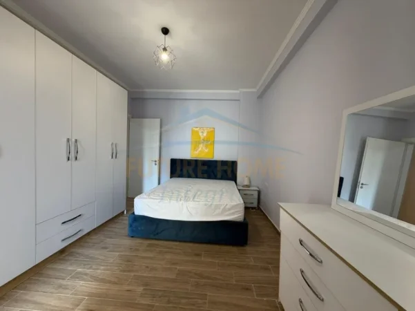 Tirane, jepet me qera apartament 2+1+2, Kati 5, 102 m² 580 € (Unaza e Re)