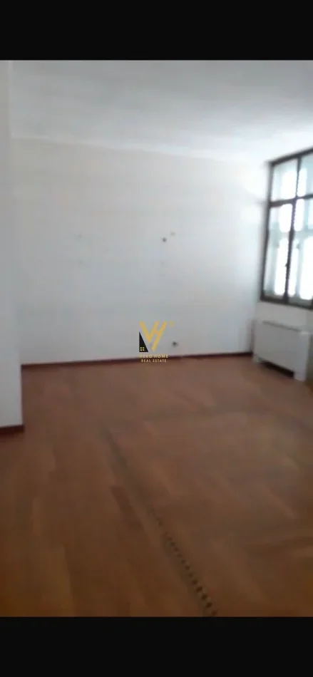 Fier, shitet apartament 2+1+Ballkon Kati 6, 228 m² 200.000 € (FIER, LAGJA 11 NENTOR)