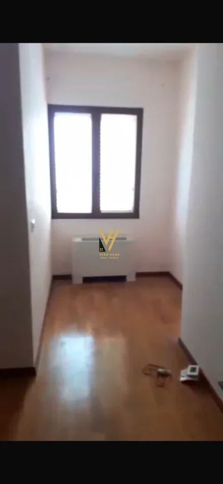 Fier, shitet apartament 2+1+Ballkon Kati 6, 228 m² 200.000 € (FIER, LAGJA 11 NENTOR)