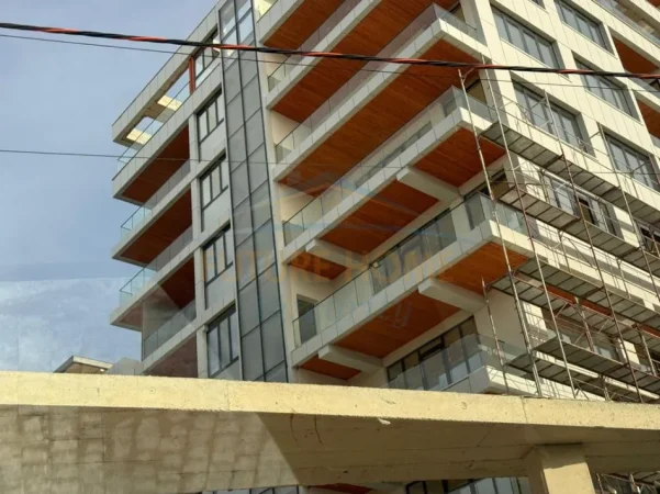 Vlore, shitet apartament 1+1,  Kati 3, 70 m² 175.375 €     (Uji i Ftohtë, Vlore)