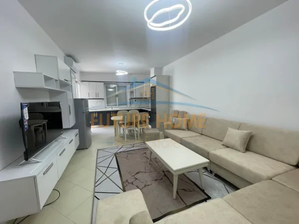 Tirane, jepet me qera apartament 2+1+Ballkon Kati 3, 94 m² 500 € (Fresku)