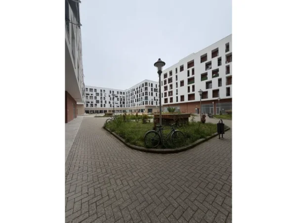Tirane, shitet apartament 1+1 Kati 3, 101 m² 110.000 € (KOMBINAT)