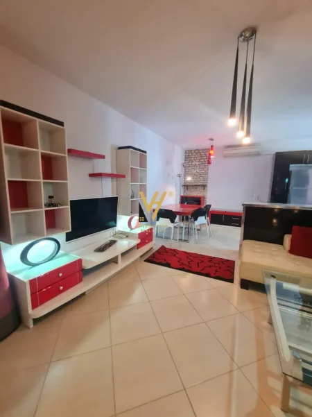 Tirane, jepet me qera apartament 2+1+Ballkon Kati 5, 110 m² 720 € (RRUGA NDRE MJEDA)