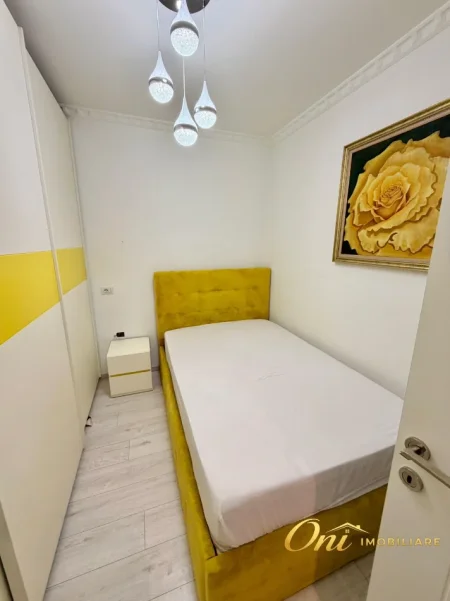 Tirane, shitet apartament 3+1 Kati 3, 120 m² 360.000 € (PRANE RRETHIT)