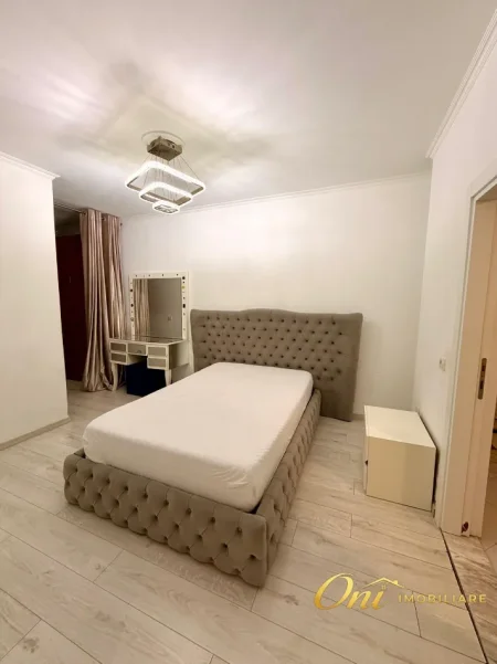 Tirane, shitet apartament 3+1 Kati 3, 120 m² 360.000 € (PRANE RRETHIT)