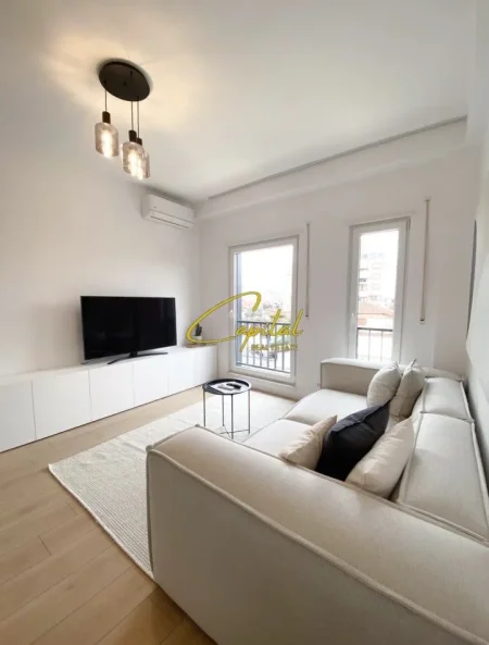 Tirane, jepet me qera apartament 1+1 Kati 1, 65 m² 750 € (ISH STACIONI TRENIT)