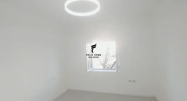 Tirane, jepet me qera zyre Kati 1, 50 m² 650 € (BLLOKU)