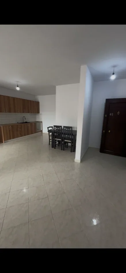 Tirane, jepet me qera apartament 2+1 Kati 5, 100 m² 500 € (Astir)