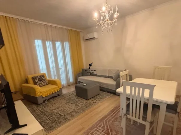 Tirane, jepet me qera apartament 3+1 Kati 3, 100 m² 800 € (MYSLYM SHYRI)