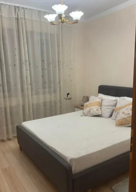 Tirane, jepet me qera apartament 3+1 Kati 3, 100 m² 800 € (MYSLYM SHYRI)