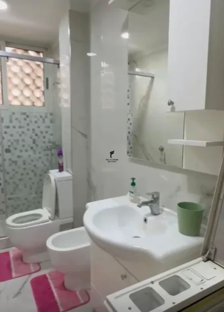 Tirane, jepet me qera apartament 3+1 Kati 3, 100 m² 800 € (MYSLYM SHYRI)