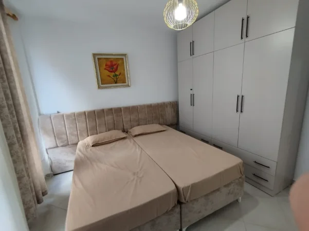 Tirane, jepet me qera apartament 1+1 Kati 3, 60 m² 450 € (rruga 5 maji)