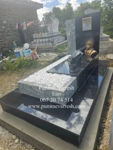 Tirane, ofroj Qivur Graniti i hapur - Modele Varresh te ndryshme - Tirane - Shqiperi