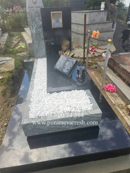 Tirane, ofroj Qivur Graniti i hapur - Modele Varresh te ndryshme - Tirane - Shqiperi