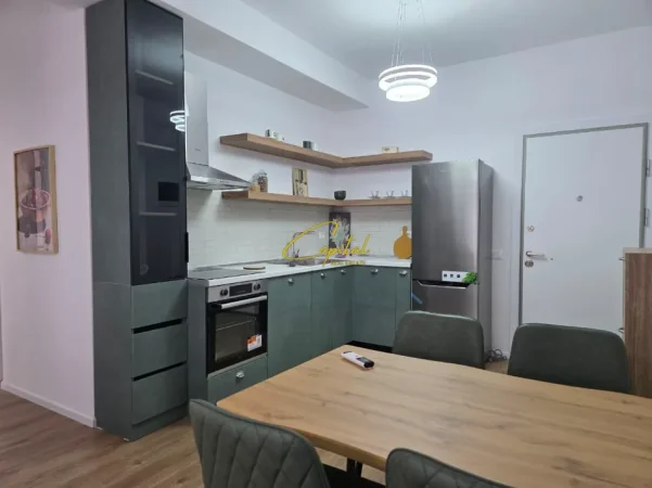 Tirane, jepet me qera apartament 2+1 Kati 8, 75 m² 520 € (ALI DEMI)