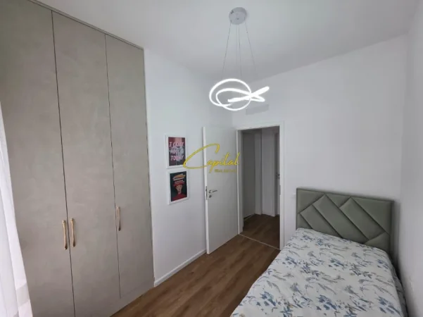 Tirane, jepet me qera apartament 2+1 Kati 8, 75 m² 520 € (ALI DEMI)