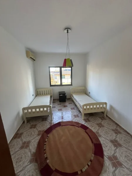 Durres, jepet me qera shtepi 2+1 Kati 2, 120 m² 350 € (Durres ,ish kenet)