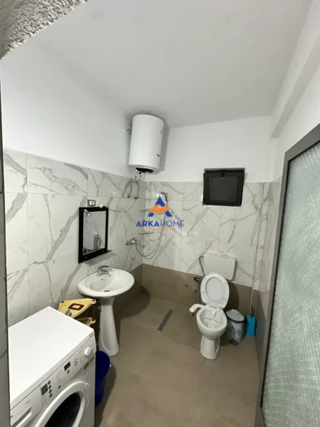 Tirane, jepet me qera apartament 1+1 Kati 1, 40 m² 368 € 