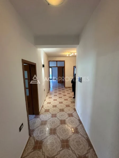 Durres, jepet me qera shtepi 3+1+Aneks+Ballkon Kati 2, 130 m² 450 € (Durres)