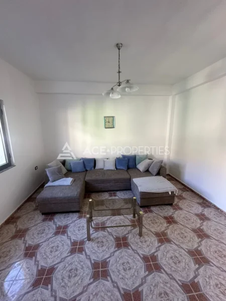 Durres, jepet me qera shtepi 3+1+Aneks+Ballkon Kati 2, 130 m² 450 € (Durres)