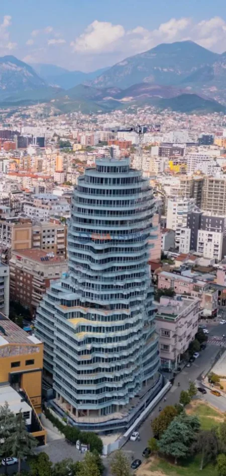Tirane, jepet me qera ambjent biznesi , 346 m² 