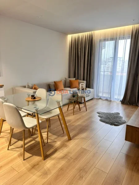 Tirane, jepet me qera apartament 2+1 , 850 € 