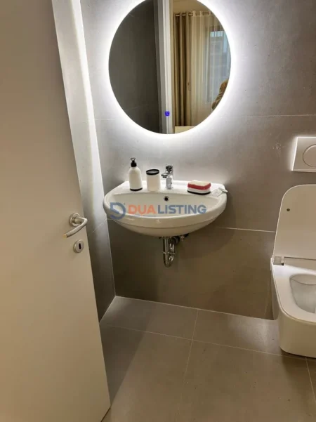 Tirane, jepet me qera apartament 2+1 , 850 € 