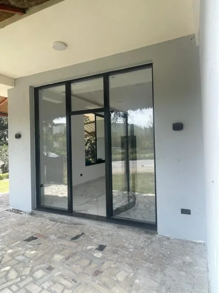 Tirane, jepet me qera ambjent biznesi Kati 0, 50 m² (Peze-Helmes,Tirane)