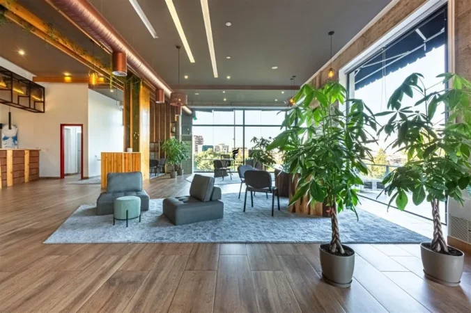 Tirane, jepet me qera zyre Kati 3, 110 m² 600 € (KOPSHTI BOTANIK)