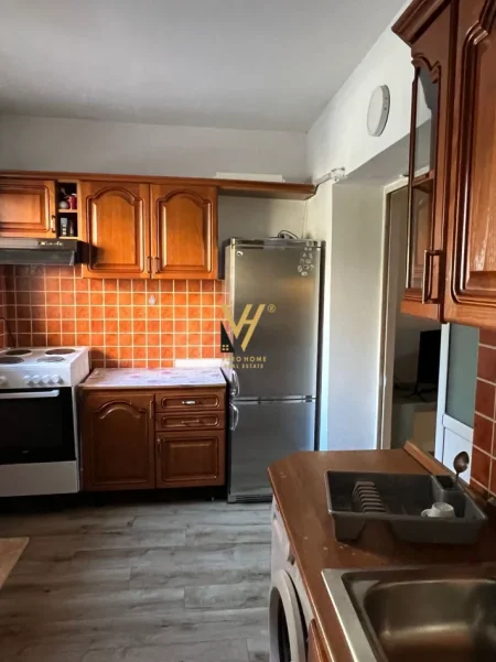 Tirane, jepet me qera apartament 1+1+Ballkon Kati 0, 85 m² 470 € (RRUGA E ELBASANIT)