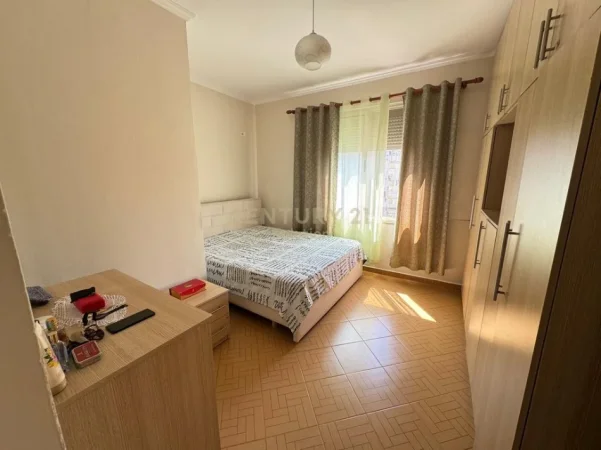 Tirane, jepet me qera apartament 2+1 Kati 4, 80 m² 450 € (Astir)