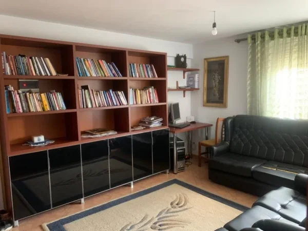 Tirane, jepet me qera apartament 2+1 Kati 6, 100 m² 700 € (The New Bazaar)