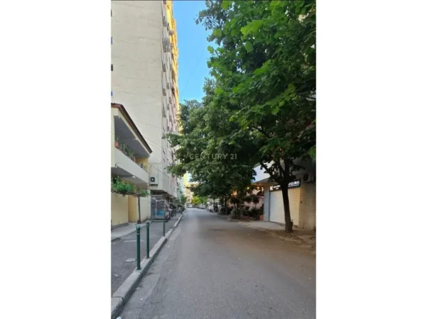Tirane, shitet apartament 2+1+Ballkon Kati 4, 115 m² 336.000 € 