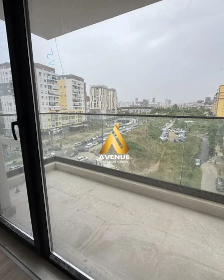 Tirane, shitet apartament 1+1 Kati 5, 74 m² 126.000 € (Rruga e Dafinave)