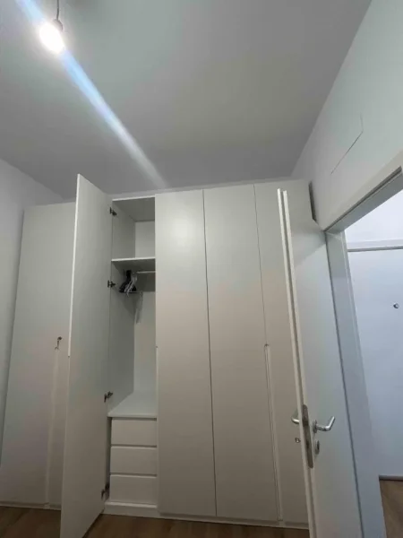 Tirane, jepet me qera apartament 1+1 Kati 2, 50 m² 380 € (Ali Demi)
