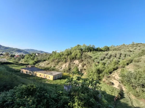 Tirane, shitet toke , 4.300 m² 249.400 € 