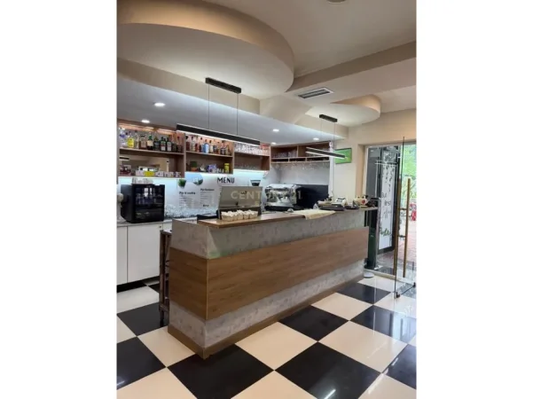 Tirane, shitet hotel Kati 1, 1.310 m² 2.000.000 € (Mullet)