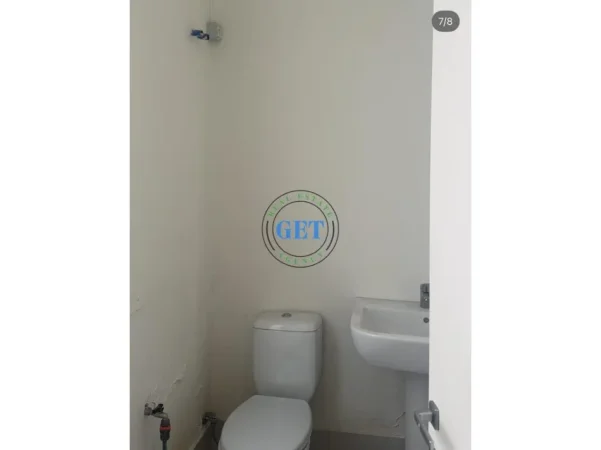 Durres, jepet me qera ambjent biznesi Kati 1, 120 m² 800 € (Plazh)