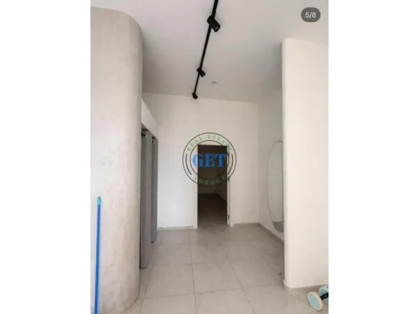 Durres, jepet me qera ambjent biznesi Kati 1, 120 m² 800 € (Plazh)
