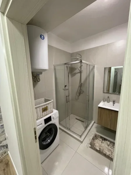 Tirane, jepet me qera 1+1 Kati 6, 72 m² 57.000 € (LAPRAKE)
