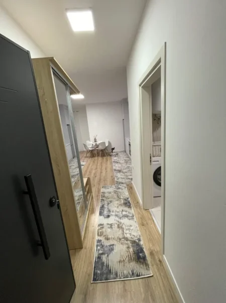 Tirane, jepet me qera 1+1 Kati 6, 72 m² 57.000 € (LAPRAKE)