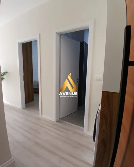 Tirane, jepet me qera apartament 2+1+Ballkon Kati 4, 76 m² 900 € (Rruga Hysni Gerbolli)