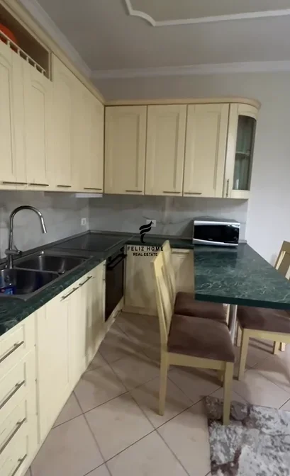 Tirane, jepet me qera apartament 2+1 Kati 5, 80 m² 700 € (IRFAN TOMINI)