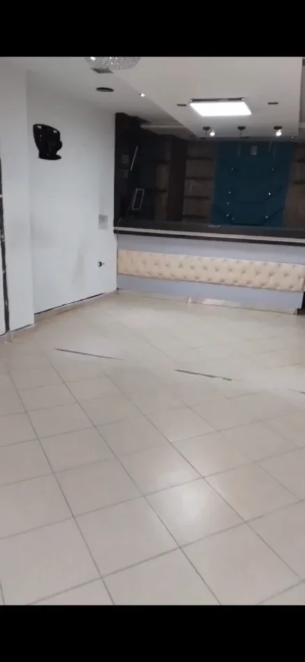 Tirane, jepet me qera zyre Kati 1, 90 m² 600 € (ASTIR)
