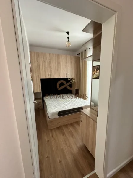 Tirane, jepet me qera apartament 1+1+Ballkon Kati 3, 60 m² 450 € (ali demi)