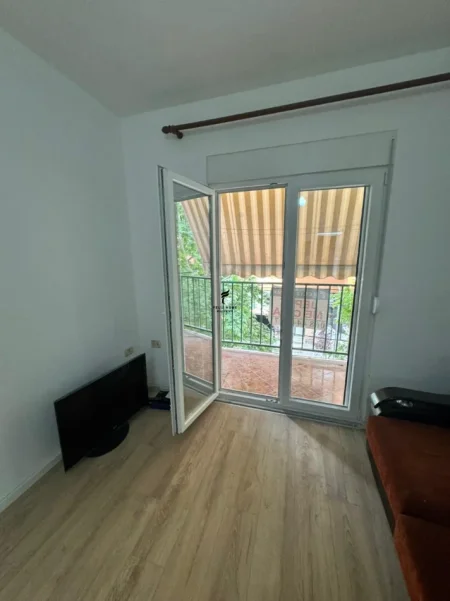 Tirane, jepet me qera apartament 2+1 Kati 2, 72 m² 550 € (5 MAJI)
