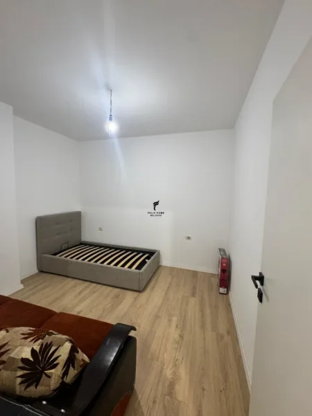 Tirane, jepet me qera apartament 2+1 Kati 2, 72 m² 550 € (5 MAJI)