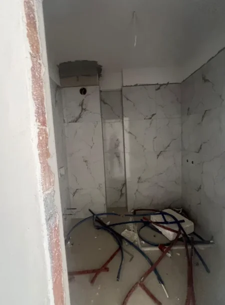 Tirane, shitet apartament 1+1+Ballkon , 71 m² 115.000 € 